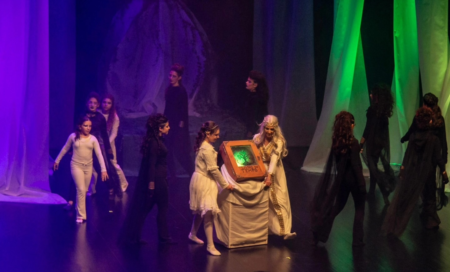 “Luzia e o Lobo” regressa ao Centro Cultural de Paredes a 8 de março após estreia com lotação esgotada