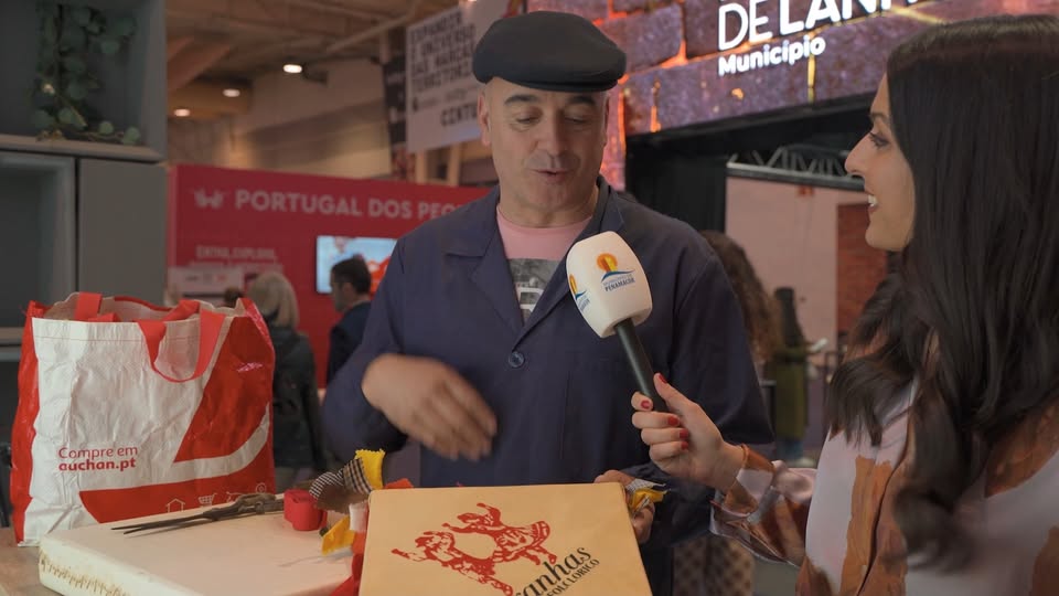 construção de adufes  no stand de Penamacor na BTL