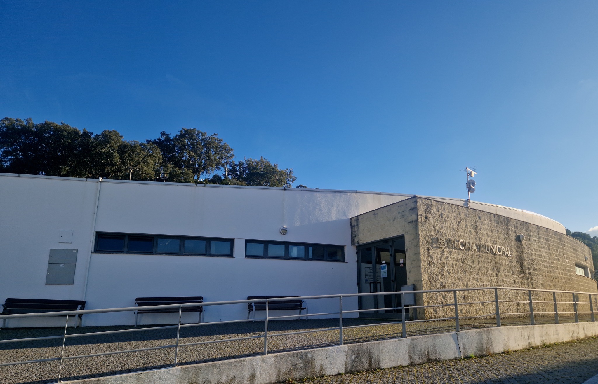 Piscina Municipal Coberta de Santo António das Areias reabre hoje 

A Piscina M…