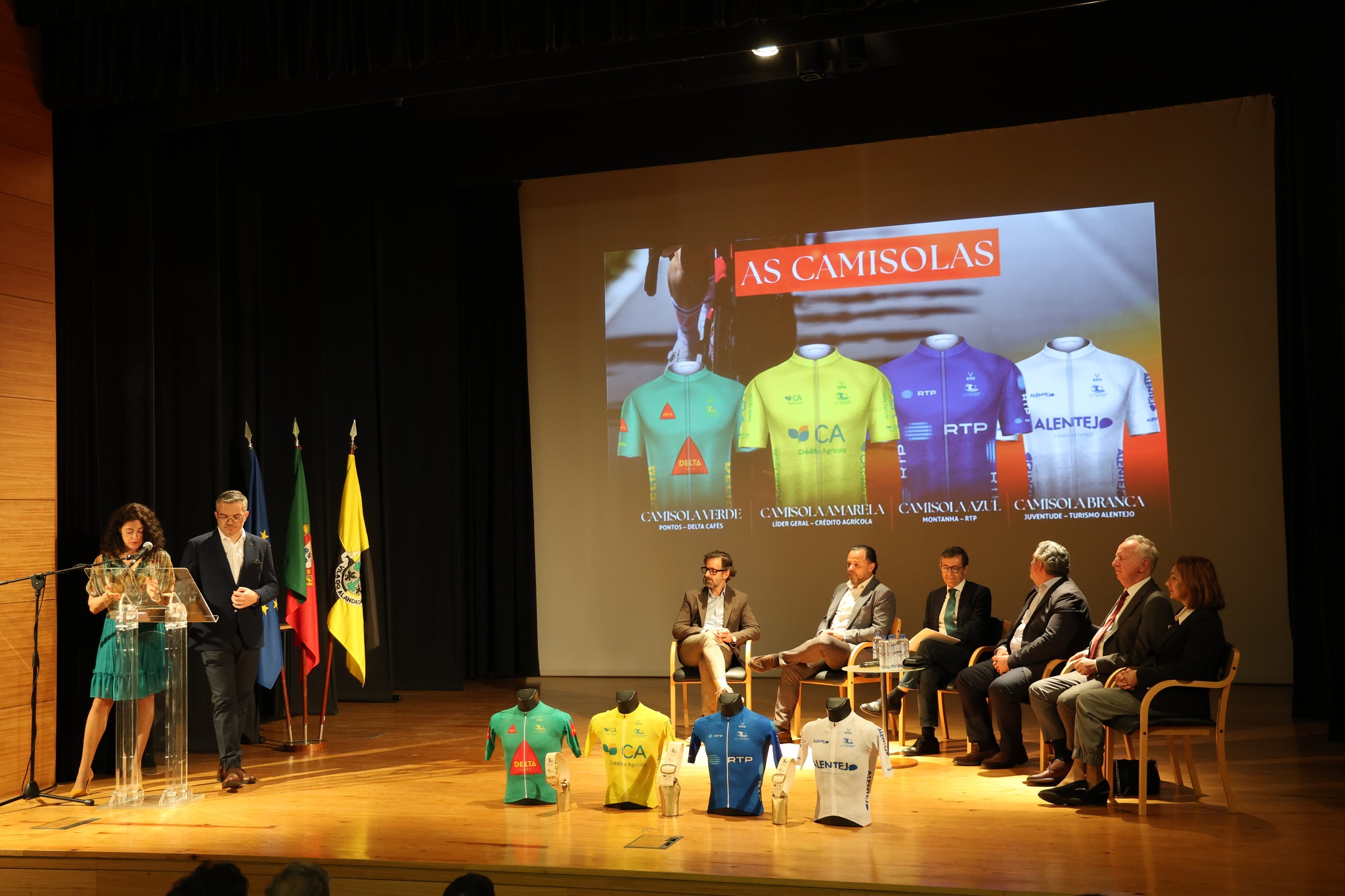 Ciclismo
Volta ao Alentejo regressa de 25 a 29 de março com transmissão na RTP2
…