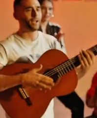 Para todos os amantes dos ritmos “calientes” da rumba e flamenco, Aurelio Gallar…