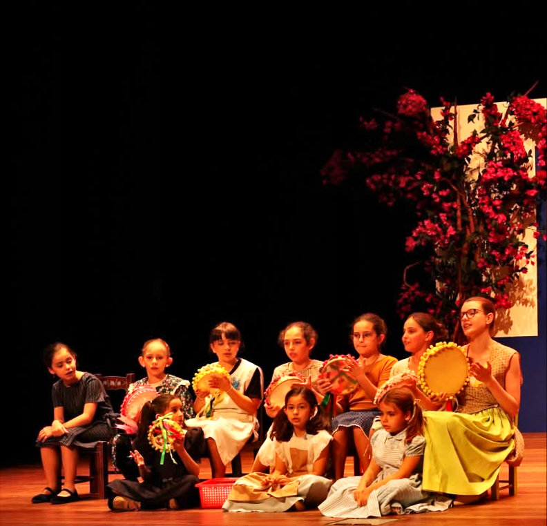 Alunos do CTAN mostraram em teatro que “Este Ano há Festas”