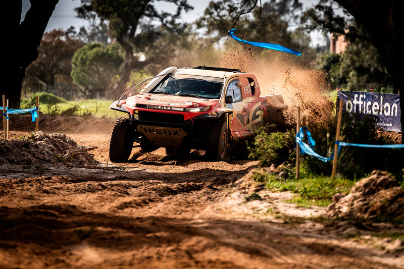 bp Ultimate Rally-Raid Portugal. Portugueses dominam primeiro dia de competição