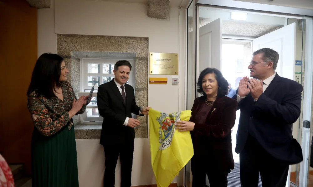 A Biblioteca Municipal de Arouca reabriu este sábado, 21 de março, após uma prof…