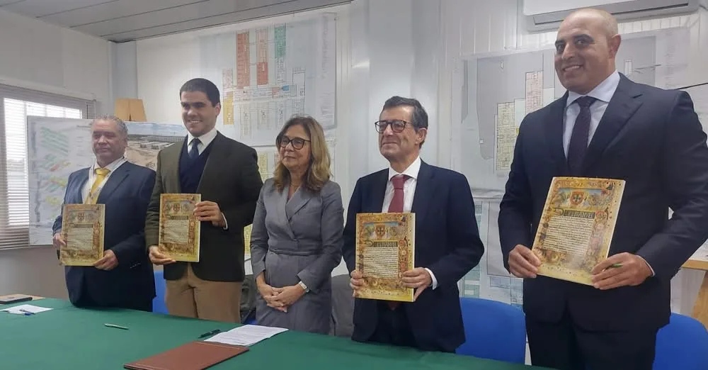A Ministra da Saúde, Ana Paula Martins, presidiu à assinatura do protocolo entre…