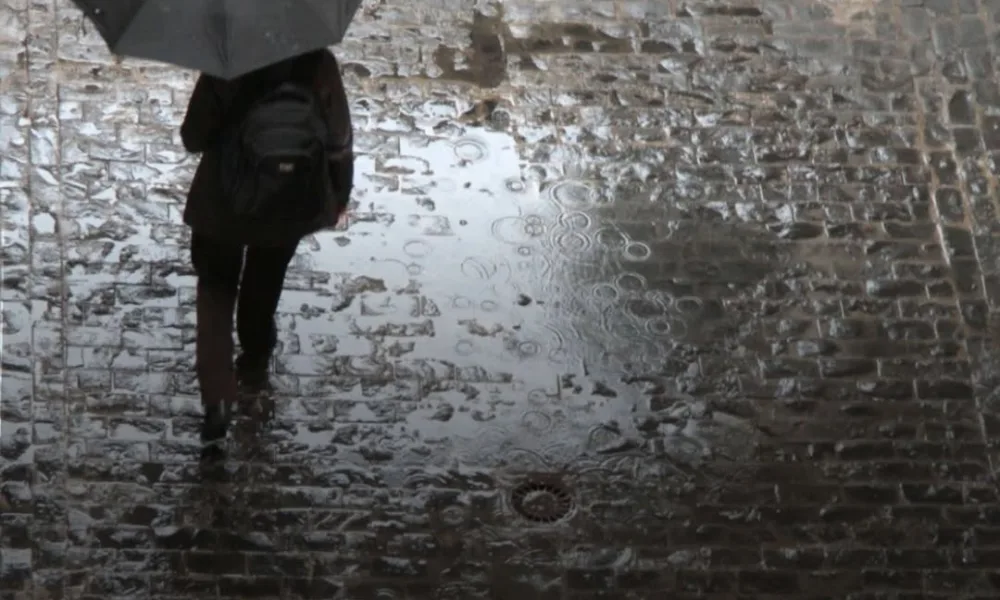 De acordo com o IPMA prevê-se:
•⁠  ⁠Chuva por vezes forte, com possibilidade de …