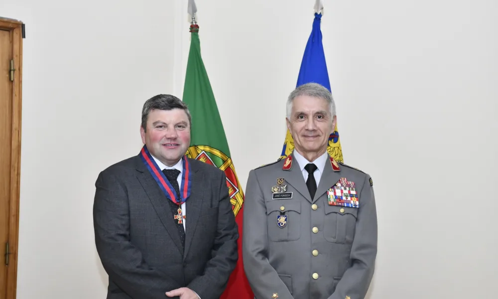 INÁCIO ESPERANÇA, PRESIDENTE DA CÂMARA MUNICIPAL DE VILA VIÇOSA, CONDECORADO COM…