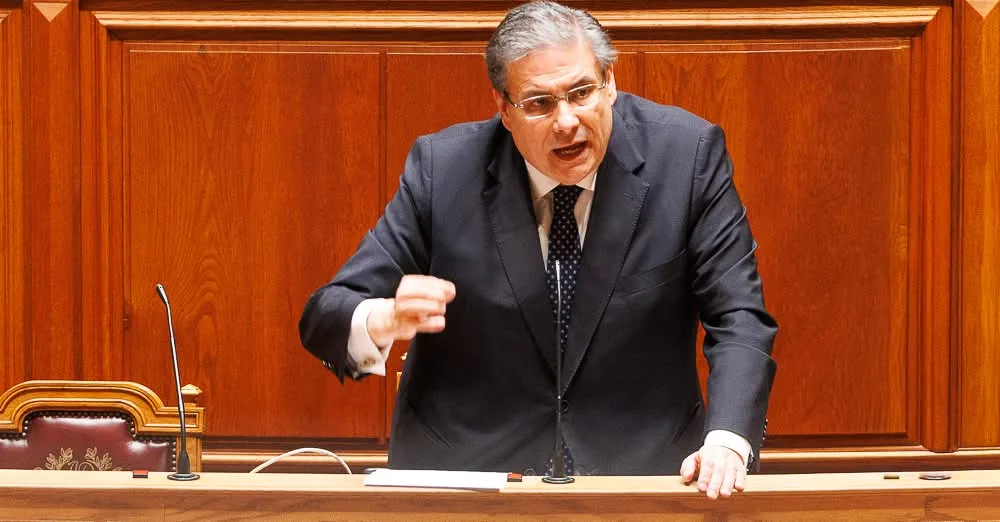 O Governo rejeita adotar “soluções fáceis ou imediatistas” face ao atual context…