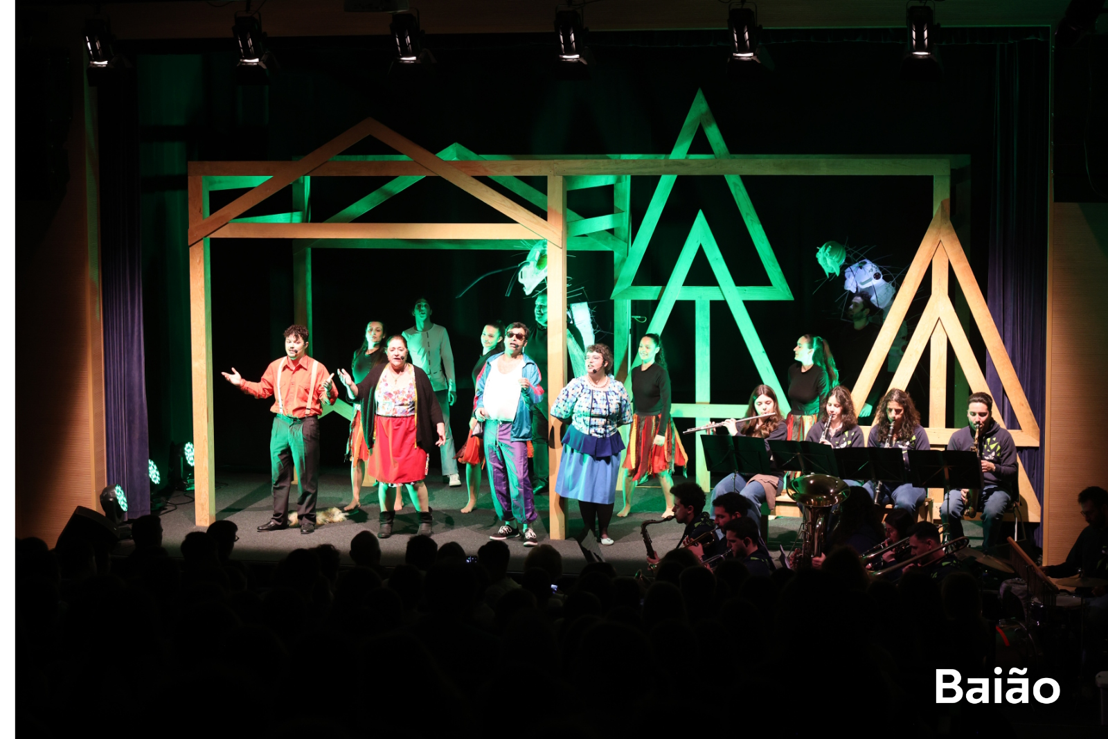 Peça “Terra Queimada” leva teatro e prevenção a 220 alunos em Baião