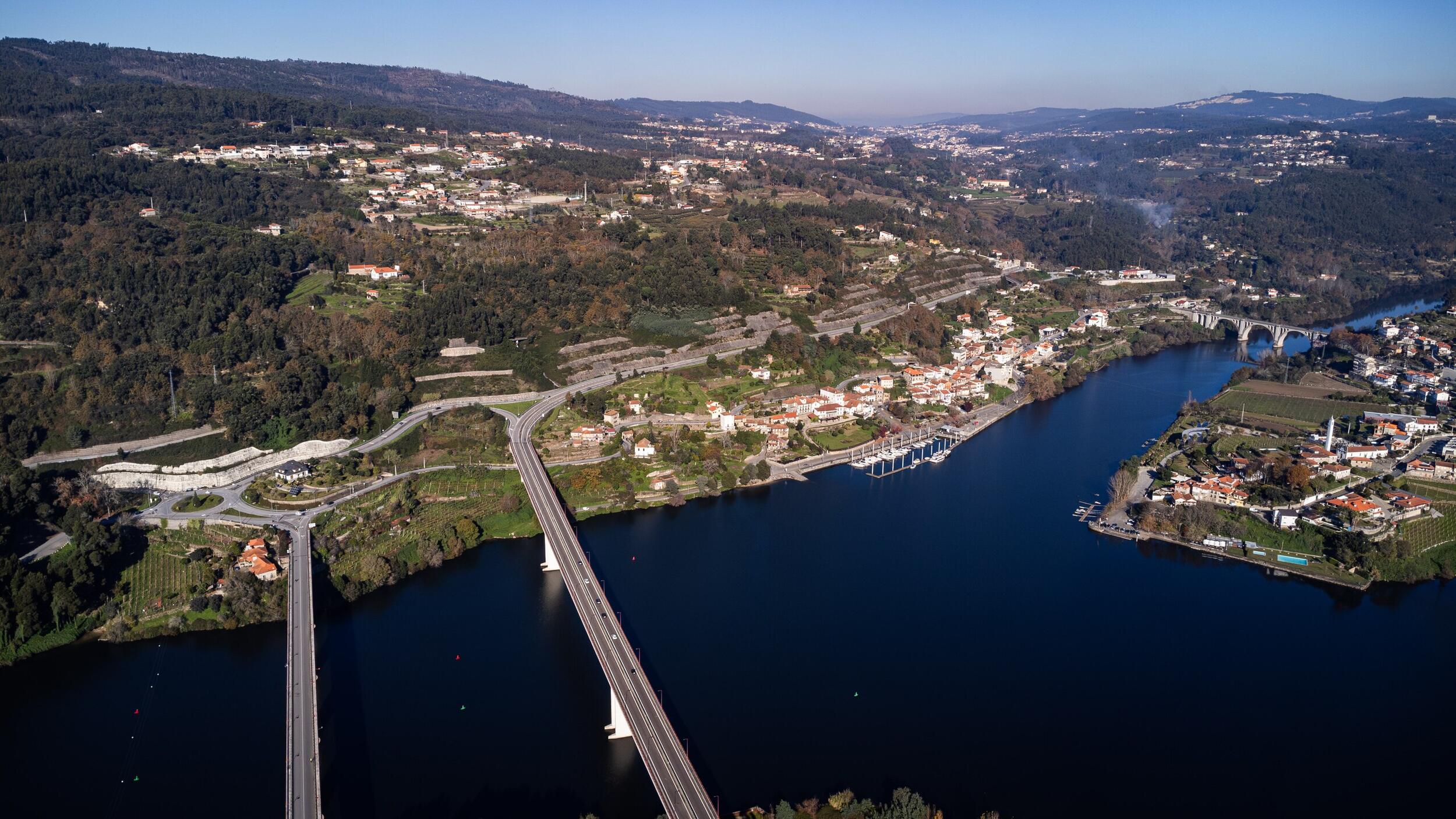 Penafiel inaugura memorial em Entre-os-Rios no 25.º aniversário da queda da ponte Hintze Ribeiro