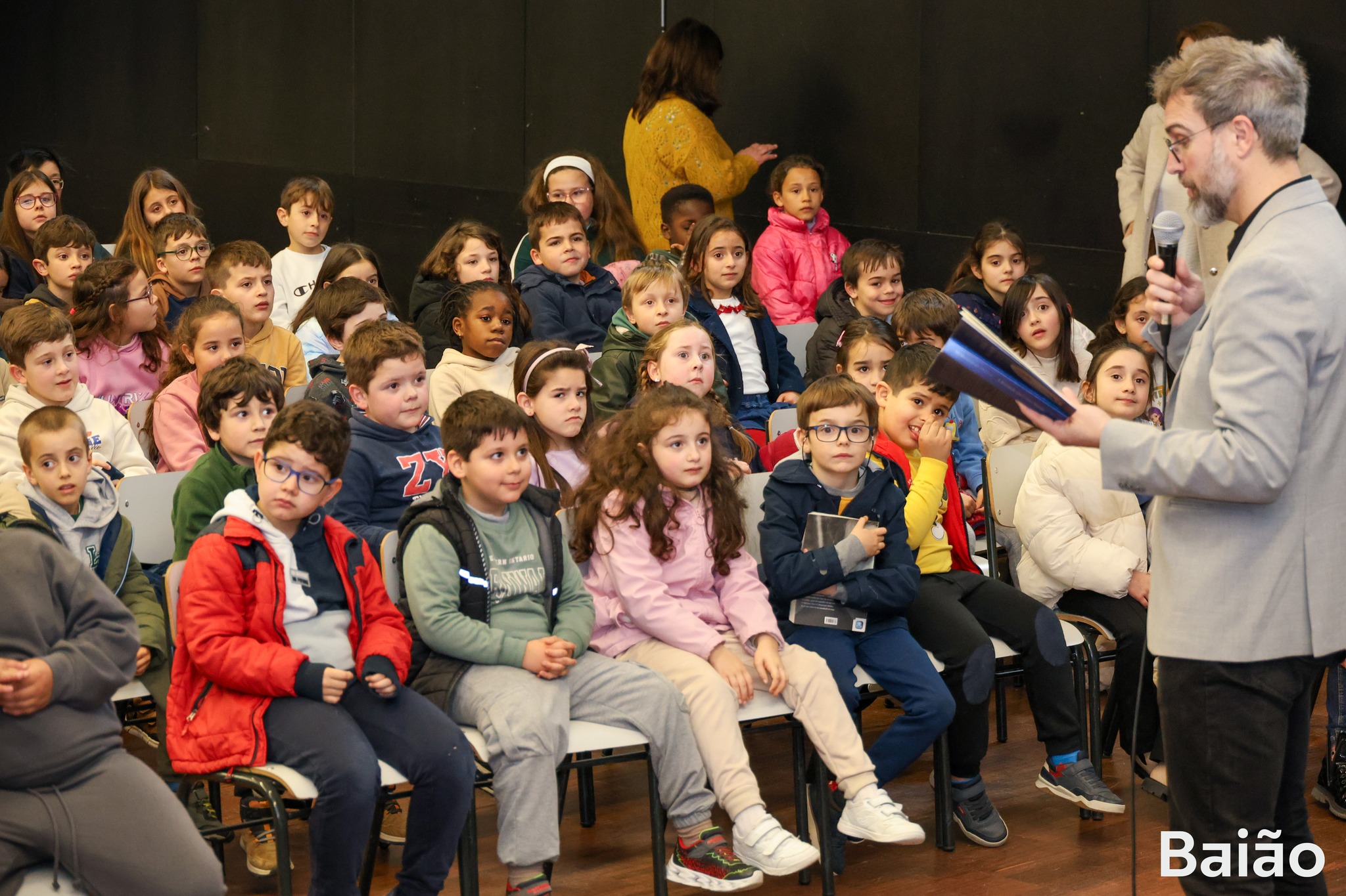 Semana da Leitura mobilizou escolas de Baião com encontros com Pedro Chagas Freitas, concurso de leitura e visita a Gestaçô