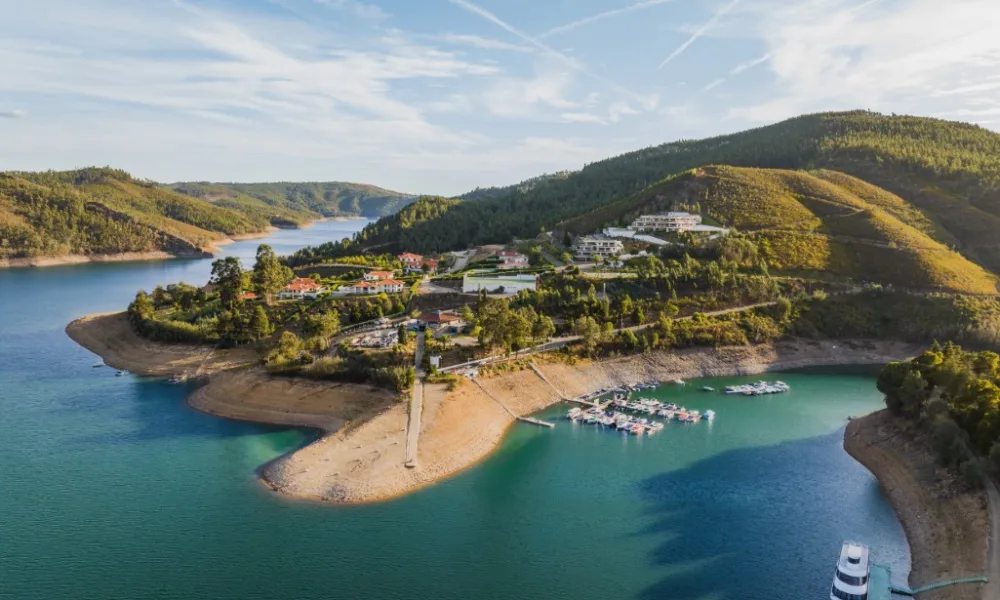 Ferreira do Zêzere: Governo avalia danos e urge intervenção no acesso ao Lago Azul