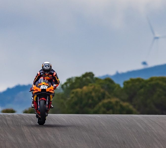 Estreia de Miguel Oliveira no Mundial de Superbike impulsiona bilheteira em Portimão