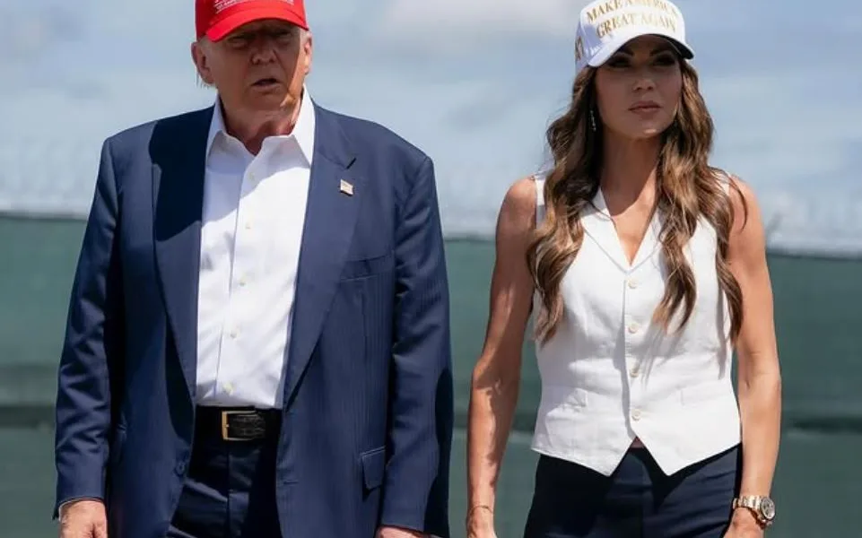 Trump despede Kristi Noem e nomeia Markwayne Mullin para a Segurança Interna