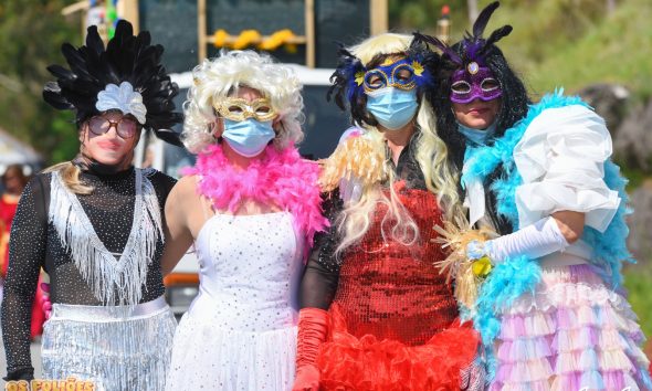 Foliões de Gondar saíram à rua com participação especial de deputada Ana Ferreira