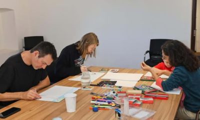 Ana Mouga dinamizou oficina de desenho na sequência da exposição que decorou a g…