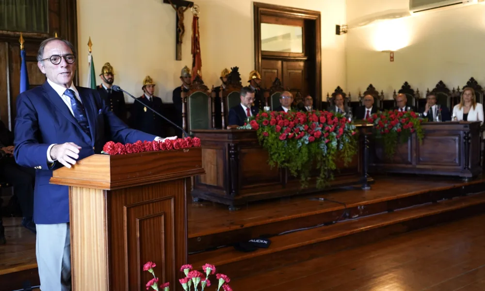 25 de abril: Paulo Portas defende necessidade de compromissos políticos