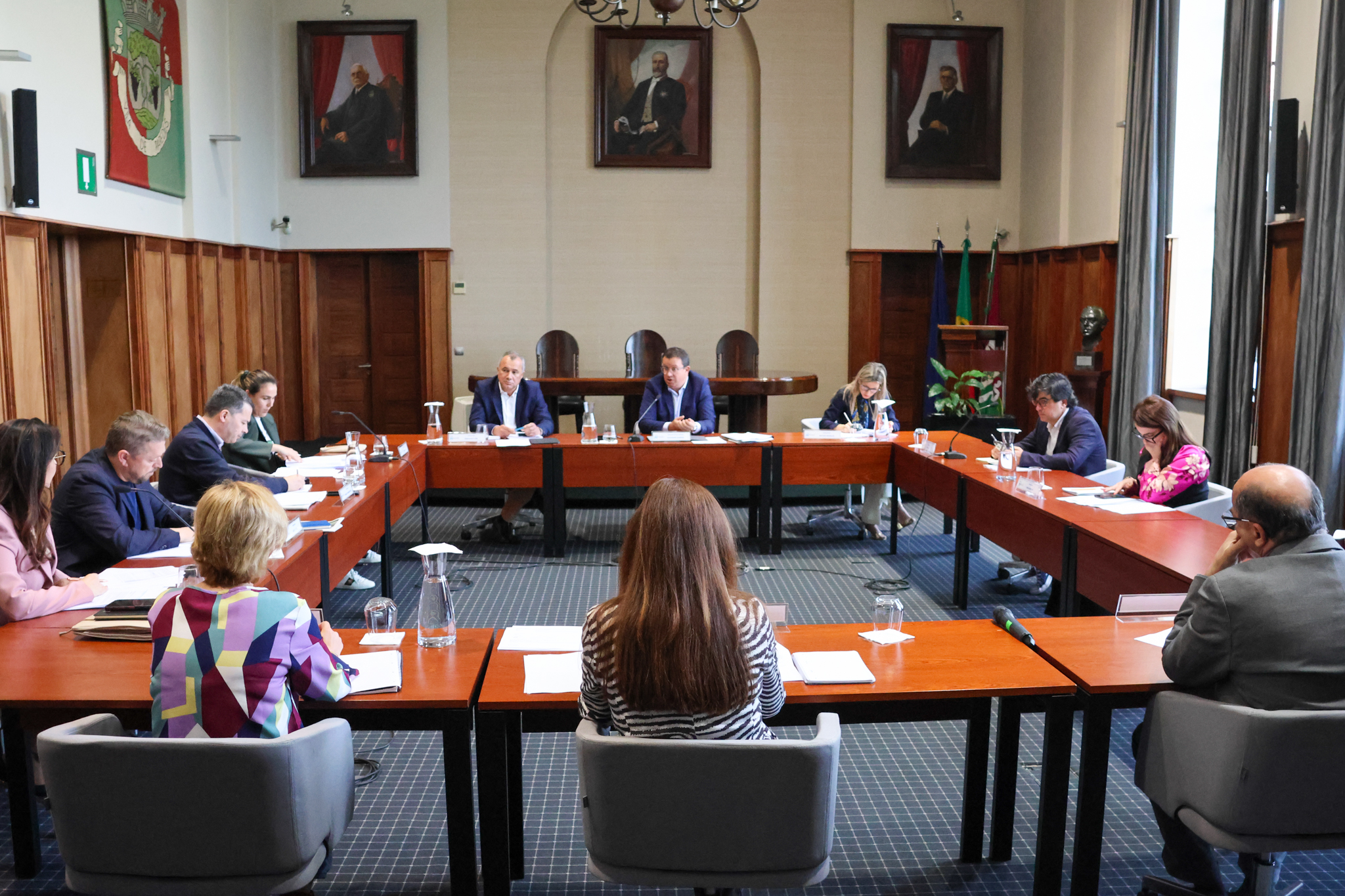 Câmara de Paredes aprova contas de 2025 com resultado líquido positivo de 3,45 milhões de euros