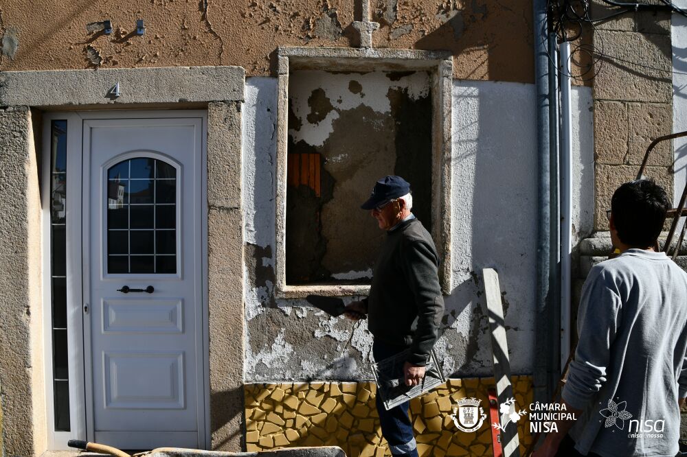 𝐑𝐞𝐩𝐨𝐬𝐢𝐜̧𝐚̃𝐨 𝐝𝐞 𝐩𝐚𝐢𝐧𝐞𝐥 𝐝𝐞 𝐚𝐳𝐮𝐥𝐞𝐣𝐨𝐬 𝐝𝐨 “𝐏𝐚𝐬𝐬𝐨” 𝐧𝐨 𝐋𝐚𝐫𝐠𝐨 𝟓 𝐝𝐞 𝐎𝐮𝐭𝐮𝐛𝐫𝐨

O Município …