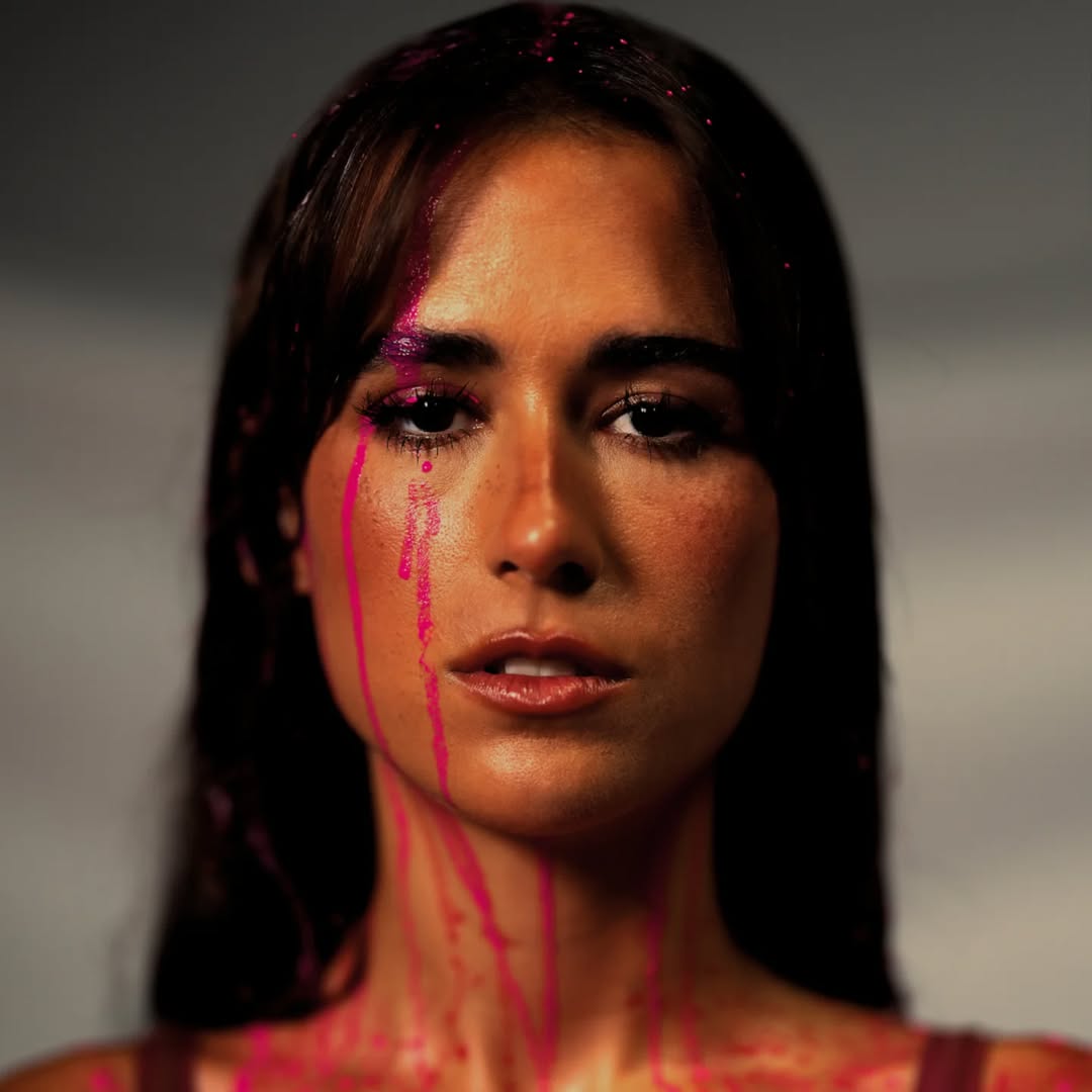 18 ABR. SÀB. 21.30H
Carolina de Deus
Pop | GA | Plateia 15€ / Balcão 10€ | M/6 a…