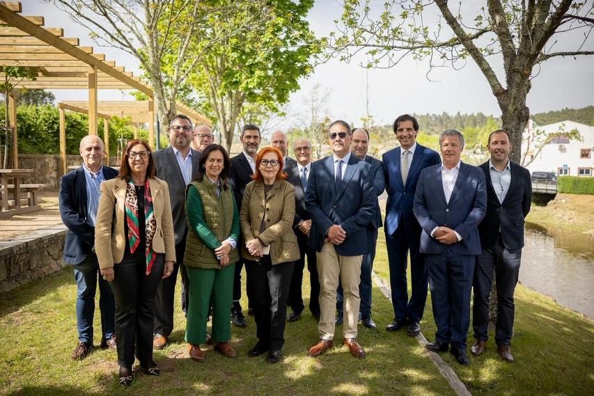 Assinado contrato de concessão e gestão da Apartadura 

Na passada semana, foi …