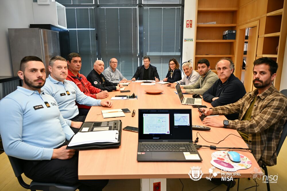 𝐑𝐞𝐮𝐧𝐢𝐚̃𝐨 𝐝𝐚 𝐂𝐨𝐦𝐢𝐬𝐬𝐚̃𝐨 𝐌𝐮𝐧𝐢𝐜𝐢𝐩𝐚𝐥 𝐝𝐞 𝐆𝐞𝐬𝐭𝐚̃𝐨 𝐈𝐧𝐭𝐞𝐠𝐫𝐚𝐝𝐚 𝐝𝐞 𝐅𝐨𝐠𝐨𝐬 𝐑𝐮𝐫𝐚𝐢𝐬
A Comissão… 𝐑𝐞𝐮𝐧𝐢𝐚̃𝐨 𝐝𝐚 𝐂𝐨𝐦𝐢𝐬𝐬𝐚̃𝐨 𝐌𝐮𝐧𝐢𝐜𝐢𝐩𝐚𝐥 𝐝𝐞 𝐆𝐞𝐬𝐭𝐚̃𝐨 𝐈𝐧𝐭𝐞𝐠𝐫𝐚𝐝𝐚 𝐝𝐞 𝐅𝐨𝐠𝐨𝐬 𝐑𝐮𝐫𝐚𝐢𝐬
A Comissão…