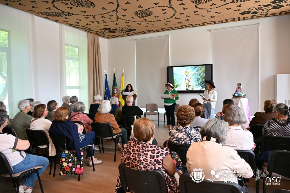 “𝐂𝐡𝐚́ 𝐜𝐨𝐦 𝐋𝐞𝐭𝐫𝐚𝐬” 𝐜𝐞𝐥𝐞𝐛𝐫𝐚 𝐭𝐫𝐚𝐝𝐢𝐜̧𝐨̃𝐞𝐬 𝐞 𝐫𝐨𝐦𝐚𝐫𝐢𝐚𝐬 𝐞𝐦 𝐍𝐢𝐬𝐚, 𝐀𝐥𝐩𝐚𝐥𝐡𝐚̃𝐨 𝐞 𝐓𝐨𝐥𝐨𝐬𝐚

A …