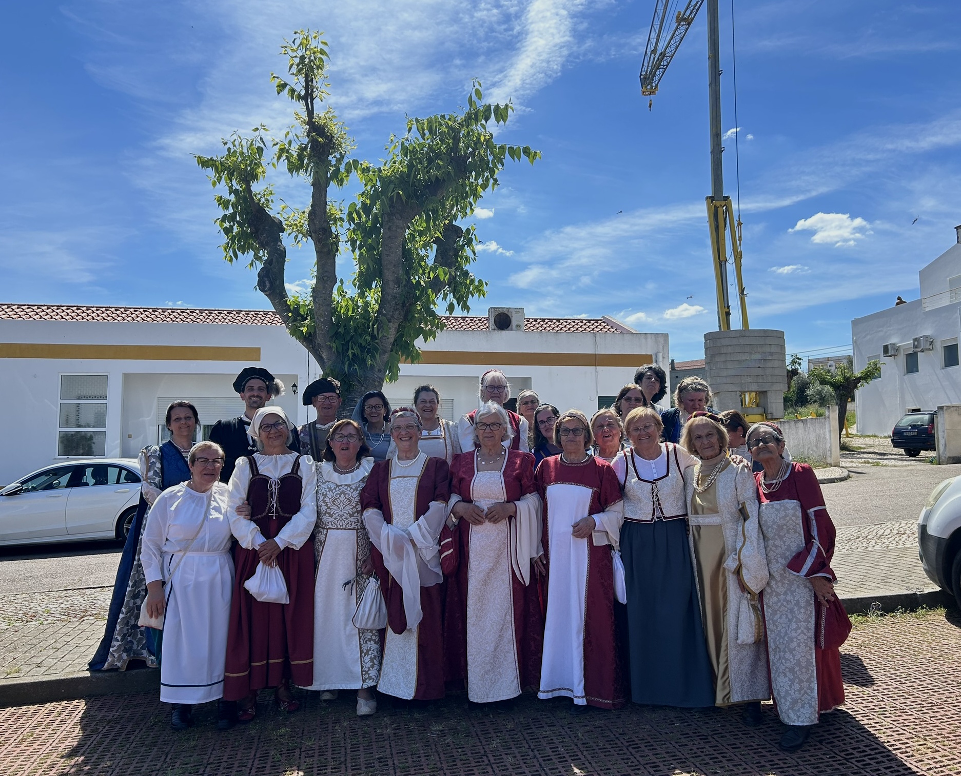 O grupo de Teatro e Dança Medieval da Universidade Sénior de Marvão (USM) parti…