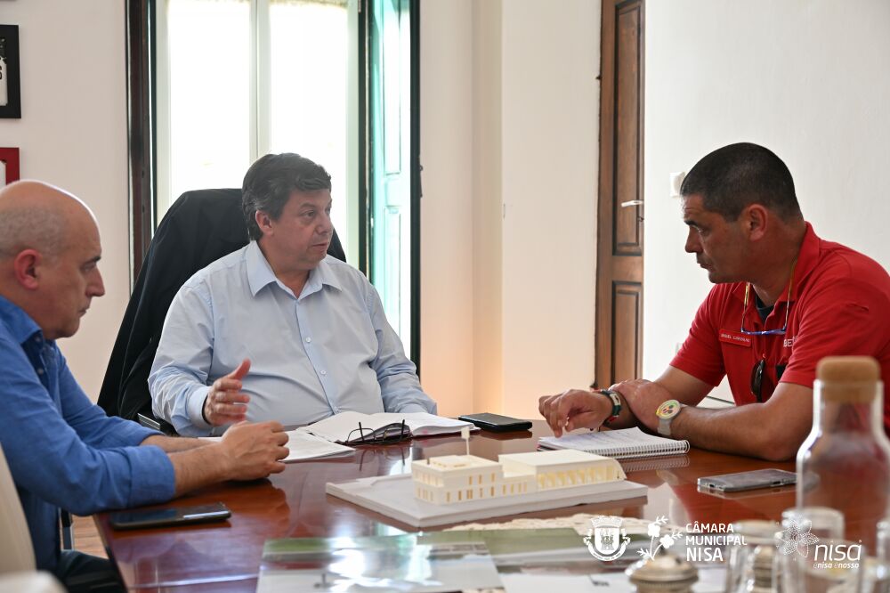 𝐏𝐫𝐞𝐬𝐢𝐝𝐞𝐧𝐭𝐞 𝐝𝐚 𝐂𝐚̂𝐦𝐚𝐫𝐚 𝐌𝐮𝐧𝐢𝐜𝐢𝐩𝐚𝐥 𝐝𝐞 𝐍𝐢𝐬𝐚 𝐫𝐞𝐜𝐞𝐛𝐞𝐮 𝐧𝐨𝐯𝐨 𝐂𝐨𝐦𝐚𝐧𝐝𝐚𝐧𝐭𝐞 𝐝𝐨𝐬 𝐁𝐨𝐦𝐛𝐞𝐢𝐫𝐨𝐬 𝐕𝐨…