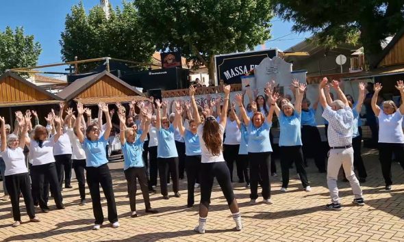 O grupo de dança das Freguesias em Movimento atua no 10º Mercado da Terra – Fei…
