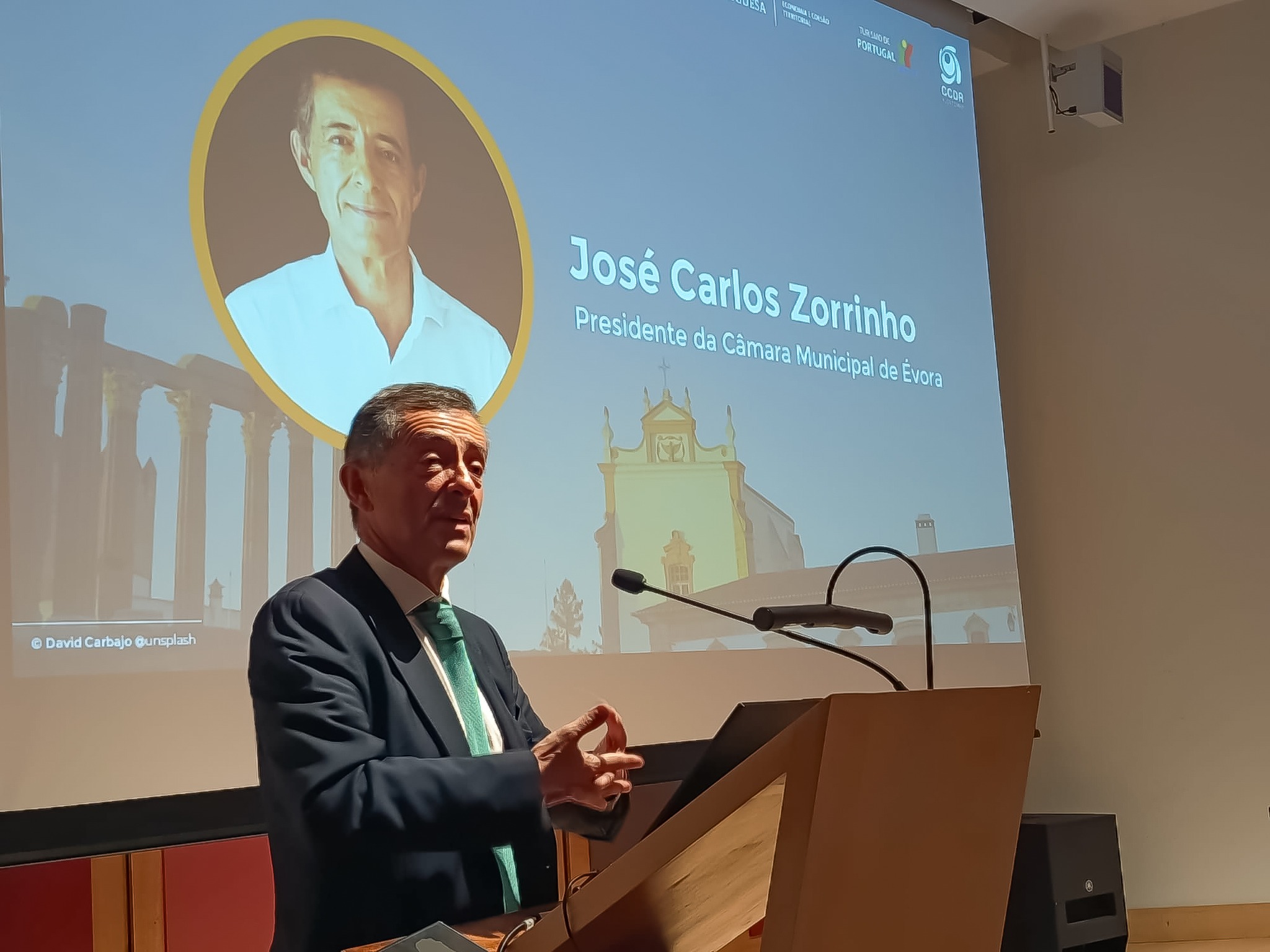 Praça de Touros da Azaruja reconvertida em espaço cultural

A reabilitação e rec…