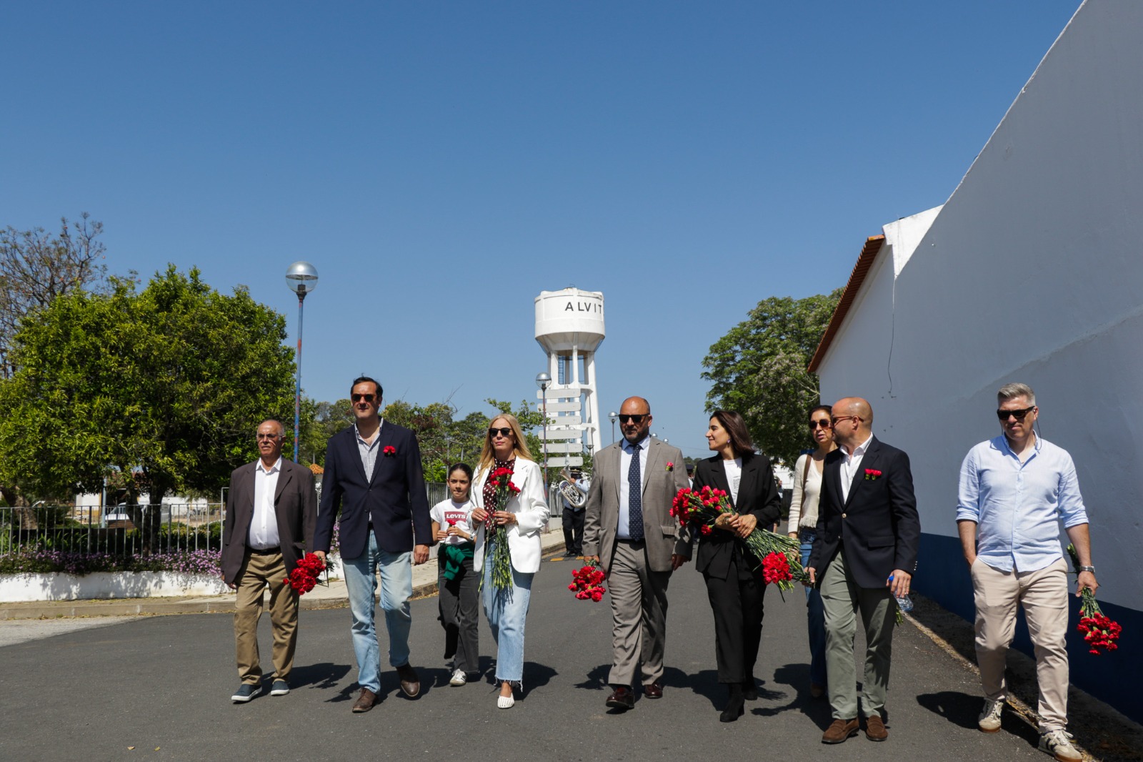 Comemorações do 25 de Abril

Registo fotográfico da manhã de 25 de abril, em Alv…