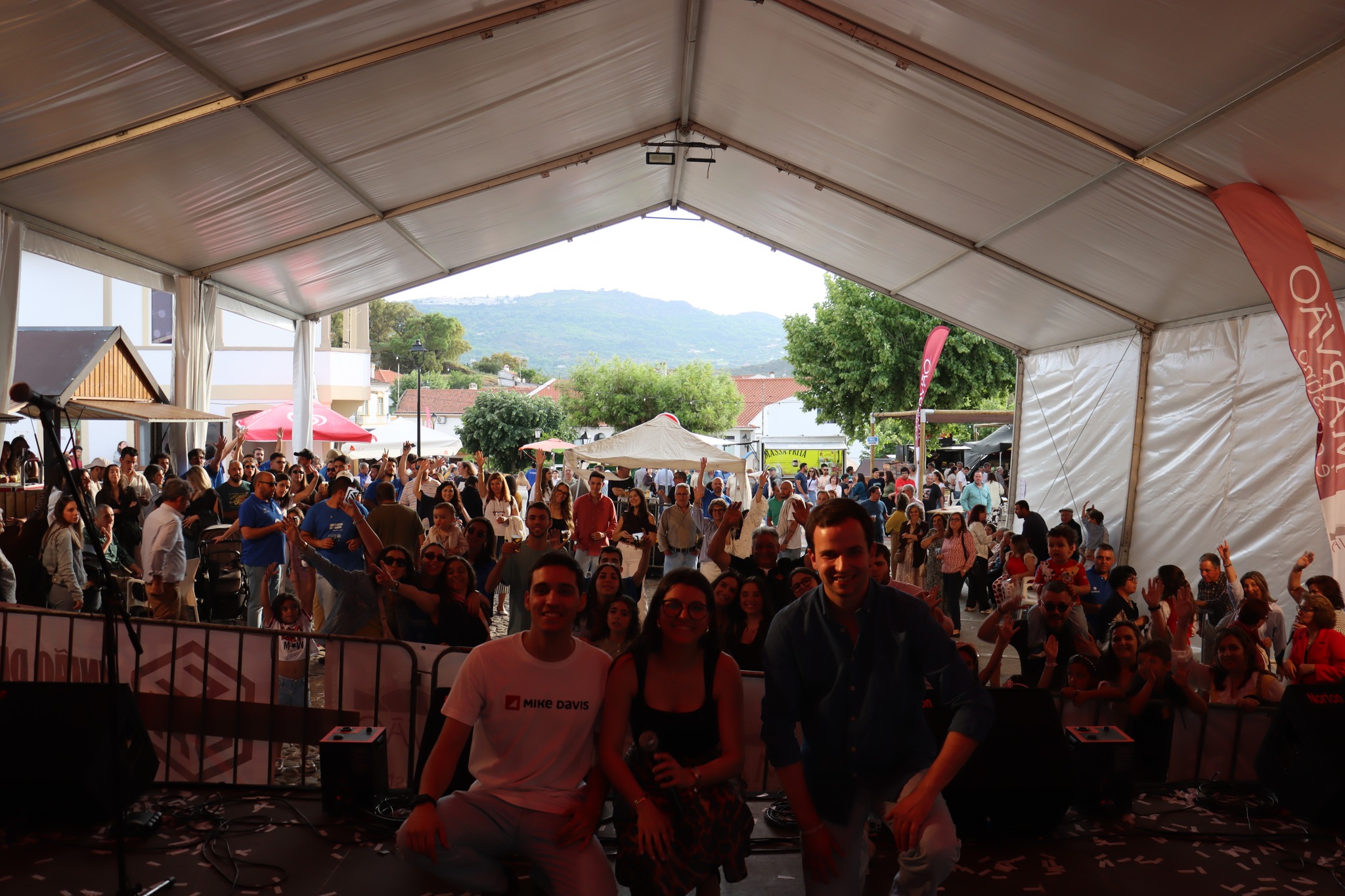 Os Contramão abriram o palco principal no primeiro dia do 10º Mercado da Terra …