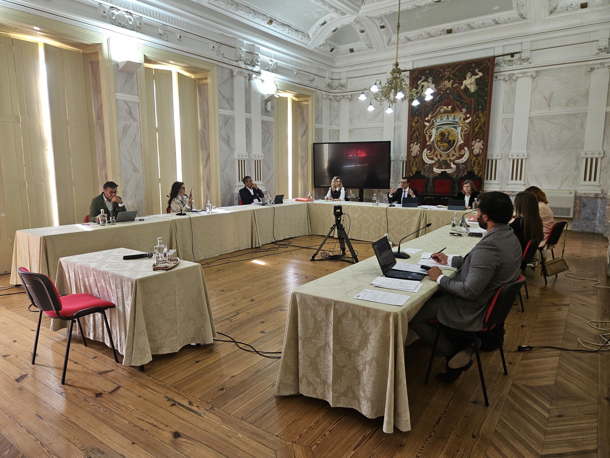 𝗔 𝗥𝗲𝘂𝗻𝗶𝗮̃𝗼 𝗣𝘂́𝗯𝗹𝗶𝗰𝗮 𝗱𝗲 𝗖𝗮̂𝗺𝗮𝗿𝗮 𝗷𝗮́ 𝗰𝗼𝗺𝗲𝗰̧𝗼𝘂, 𝗮𝗰𝗼𝗺𝗽𝗮𝗻𝗵𝗲! 

Consulte a ordem de tr…