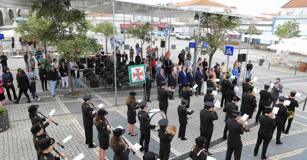“A Madrugada e o Dia Seguinte” é o espetáculo musical que abre as comemorações d…