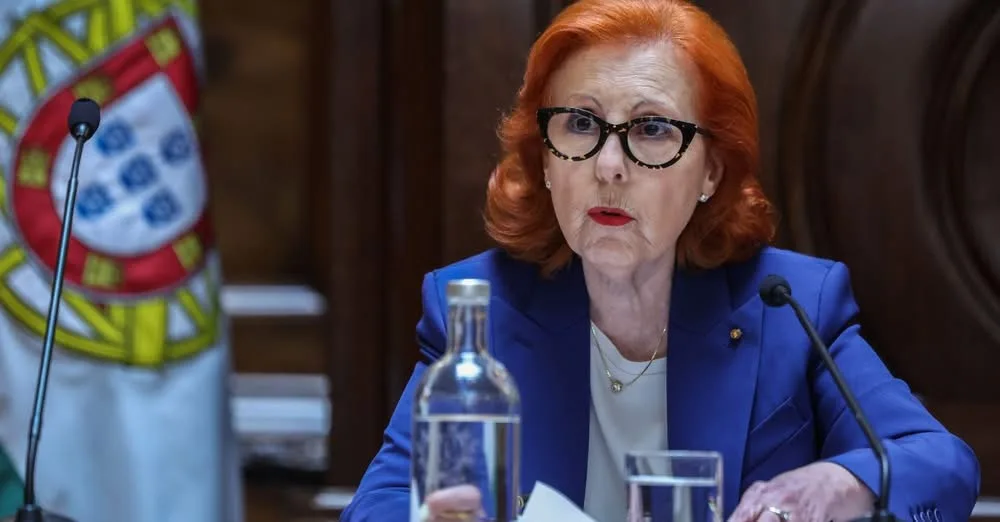 A Ministra do Ambiente e Energia assumiu no Parlamento uma linha de ação centrad…