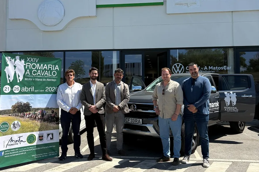 A tradição faz-se ao caminho e nós seguimos ao lado. 

A Volkswagen Amarok é via…