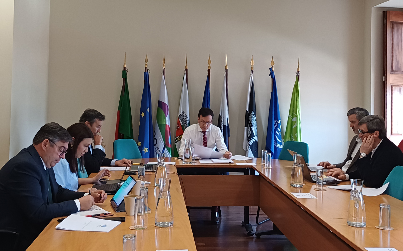 AMDT aprova contas de 2025 com execução financeira sólida e resultado líquido positivo de 24,5 mil euros