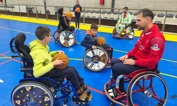 Amarante promove desporto inclusivo com basquetebol em cadeira de rodas para alunos com NEE
