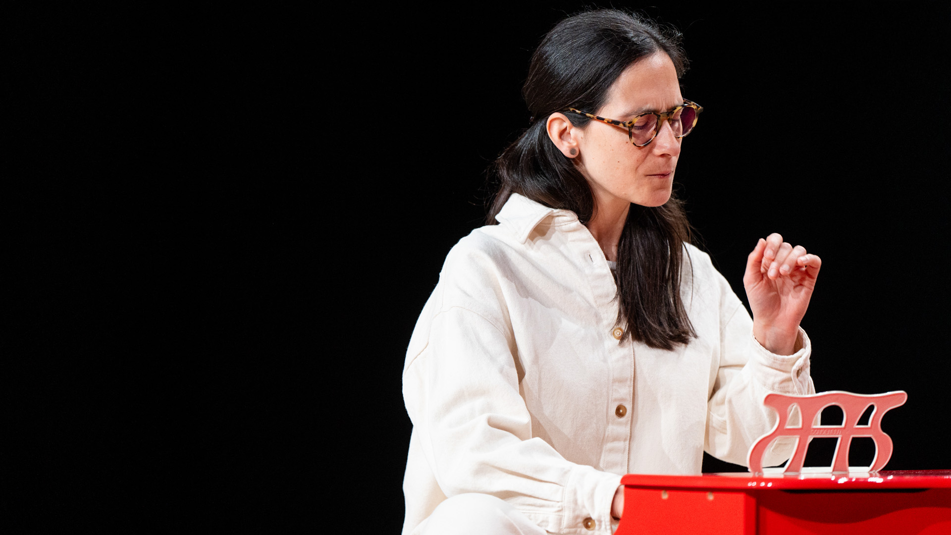 CCP – Centro Cultural de Paredes convida famílias para o teatro infantil “Pássaros e Cogumelos” de Joana Gama