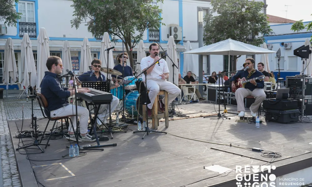 Comemorações do 25 de Abril | Luís Fialho

Luís Fialho atuou na tarde de 25 de A…