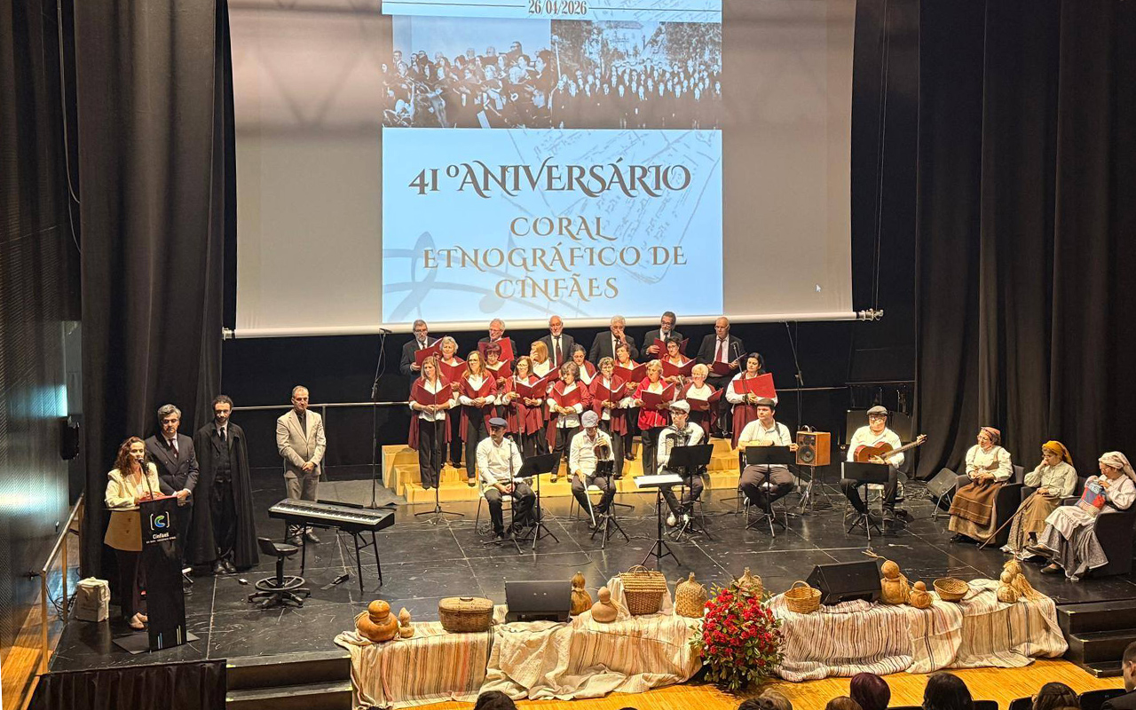 Coral Etnográfico de Cinfães celebrou 41 anos com espetáculo e participação do Coro Misto da Universidade de Coimbra