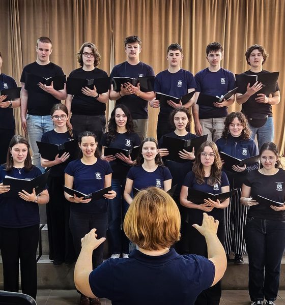 Coro juvenil da Roménia atua no Centro de Interpretação do Românico em Lousada
