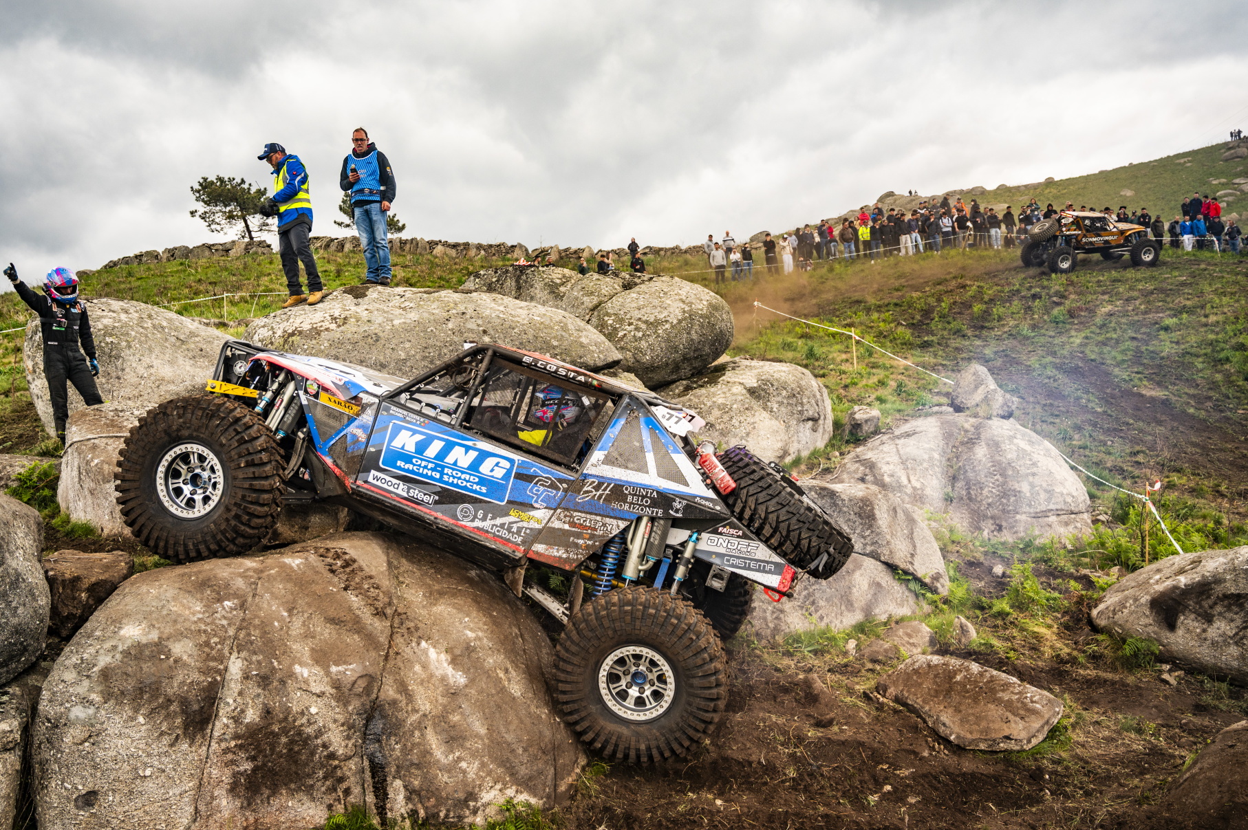 Multidão assistiu à estreia do Campeonato Portugal Trial 4×4 em Moimenta (Cinfães)