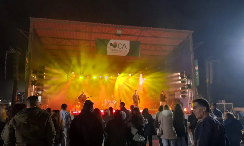 Espetáculo Musical com “Descendentes” e participação dos grupos corais do conce…