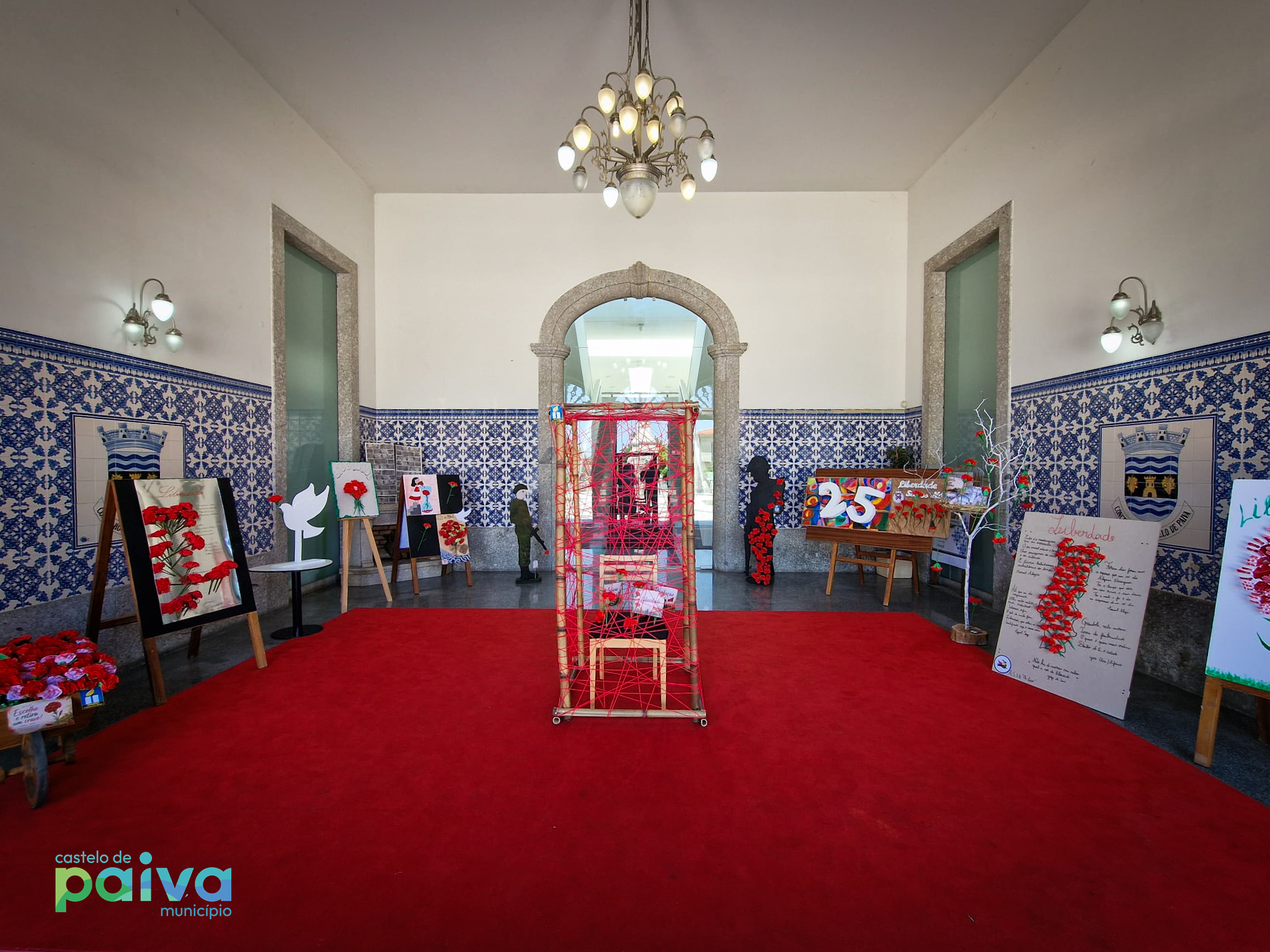 Exposição “A Liberdade Somos Nós” reúne obras de várias instituições de Castelo de Paiva para celebrar os valores de Abril