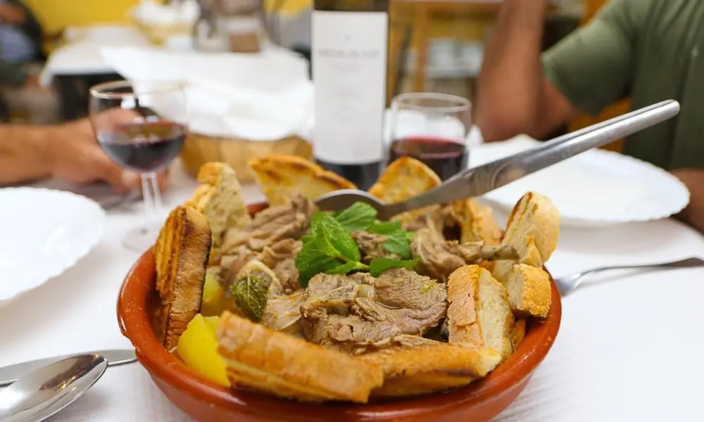 Marvão celebra sabores da Páscoa com a XIX Quinzena Gastronómica do Cabrito e do Borrego