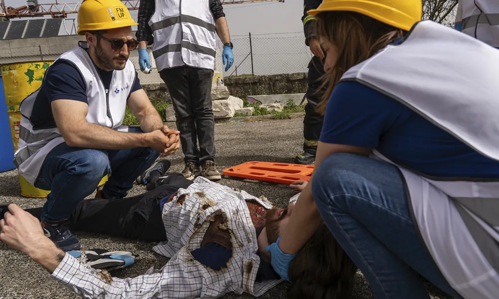 Simulacro junta FMUP e Sapadores do Porto em cenários hiper-realistas