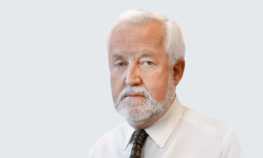 Histórico diretor do Jornal de Letras vai ser o 107.º Honoris Causa da U.Porto