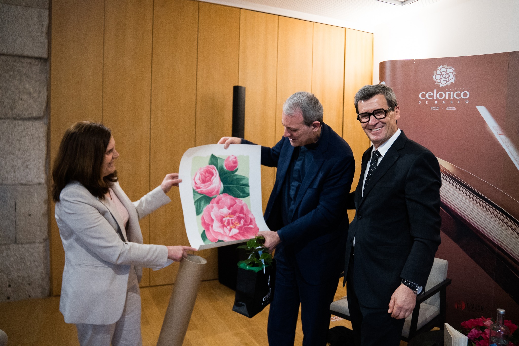 Monsenhor Mário Rui apresenta obra poética de Frei Bernardo de Vasconcelos na Festa do Livro de Celorico de Basto